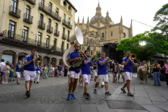 Fotografías Concentración de Peñas y Pregón de las Ferias y Fiestas de Segovia 2026 25 Concentración Peñas y Pregón Ferias y Fiestas Segovia - Héctor Criado