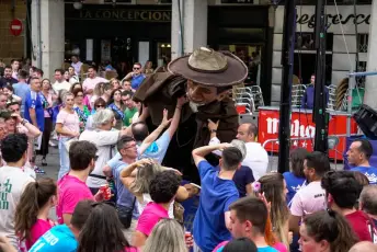 Fotografías Concentración de Peñas y Pregón de las Ferias y Fiestas de Segovia 2026 29 Concentración Peñas y Pregón Ferias y Fiestas Segovia - Héctor Criado