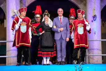 Fotografías Concentración de Peñas y Pregón de las Ferias y Fiestas de Segovia 2026 32 Concentración Peñas y Pregón Ferias y Fiestas Segovia - Héctor Criado