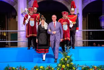 Fotografías Concentración de Peñas y Pregón de las Ferias y Fiestas de Segovia 2026 33 Concentración Peñas y Pregón Ferias y Fiestas Segovia - Héctor Criado
