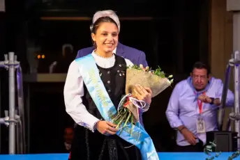 Fotografías Concentración de Peñas y Pregón de las Ferias y Fiestas de Segovia 2026 36 Concentración Peñas y Pregón Ferias y Fiestas Segovia - Héctor Criado