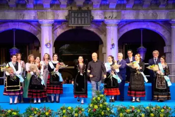 Fotografías Concentración de Peñas y Pregón de las Ferias y Fiestas de Segovia 2026 47 Concentración Peñas y Pregón Ferias y Fiestas Segovia - Héctor Criado