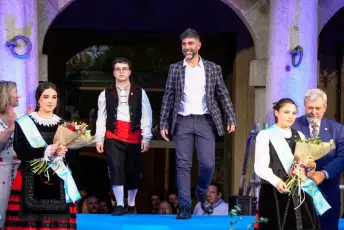 Fotografías Concentración de Peñas y Pregón de las Ferias y Fiestas de Segovia 2026 49 Concentración Peñas y Pregón Ferias y Fiestas Segovia - Héctor Criado