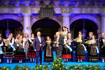 Fotografías Concentración de Peñas y Pregón de las Ferias y Fiestas de Segovia 2026 53 Concentración Peñas y Pregón Ferias y Fiestas Segovia - Héctor Criado