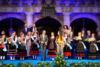Fotografías Concentración de Peñas y Pregón de las Ferias y Fiestas de Segovia 2026 55 Concentración Peñas y Pregón Ferias y Fiestas Segovia - Héctor Criado