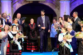 Fotografías Concentración de Peñas y Pregón de las Ferias y Fiestas de Segovia 2026 65 Concentración Peñas y Pregón Ferias y Fiestas Segovia - Héctor Criado