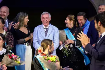 Fotografías Concentración de Peñas y Pregón de las Ferias y Fiestas de Segovia 2026 67 Concentración Peñas y Pregón Ferias y Fiestas Segovia - Héctor Criado
