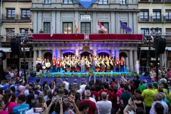 Fotografías Concentración de Peñas y Pregón de las Ferias y Fiestas de Segovia 2026 72 Concentración Peñas y Pregón Ferias y Fiestas Segovia - Héctor Criado