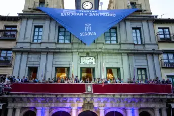 Fotografías Concentración de Peñas y Pregón de las Ferias y Fiestas de Segovia 2026 75 Concentración Peñas y Pregón Ferias y Fiestas Segovia - Héctor Criado