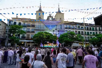 Fotografías Concentración de Peñas y Pregón de las Ferias y Fiestas de Segovia 2026 80 Concentración Peñas y Pregón Ferias y Fiestas Segovia - Héctor Criado