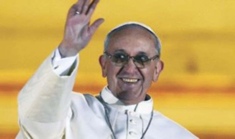 El recién nombrado Francisco se presentó ente los fieles en actitud humilde./ REUTERS