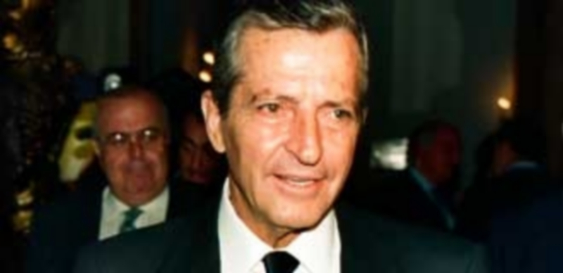 Suárez legalizó los partidos políticos