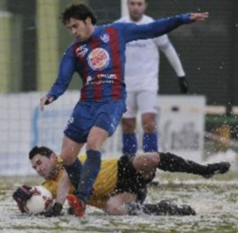 Agustín supera a Rober en su remate