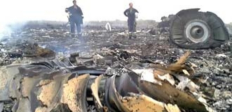 El avión estrellado en Ucrania. / Efe