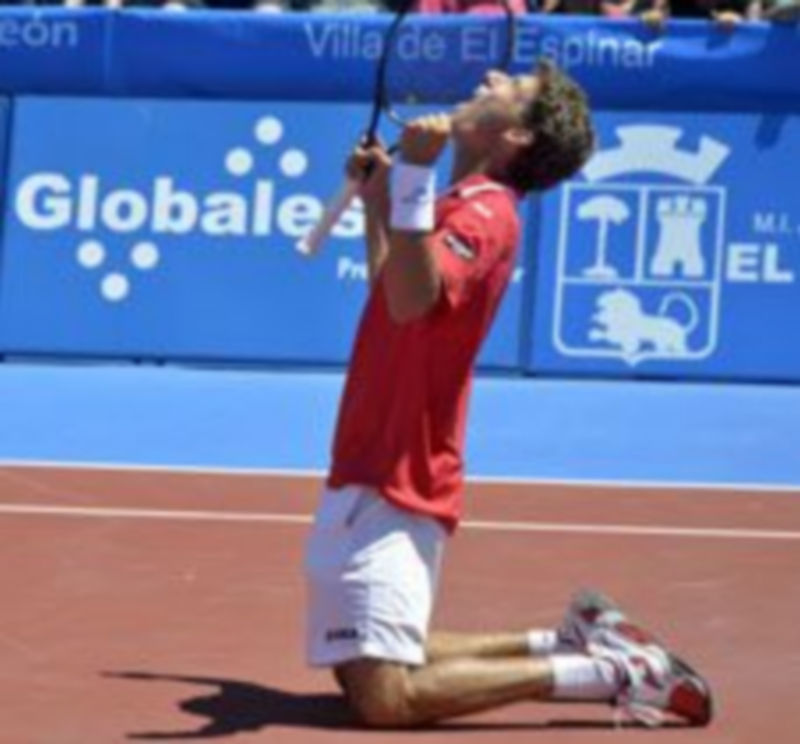 El tenista asturiano Pablo Carreó celebra el triunfo.
