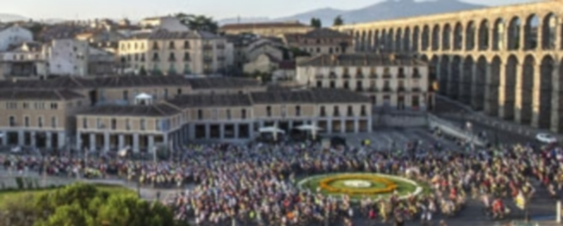 Vista panorámica de la salida de los más de dos mil deportistas que participaron en la XXI MArcha Cicloturista Internacional Pedro Delgado. / Kamarero