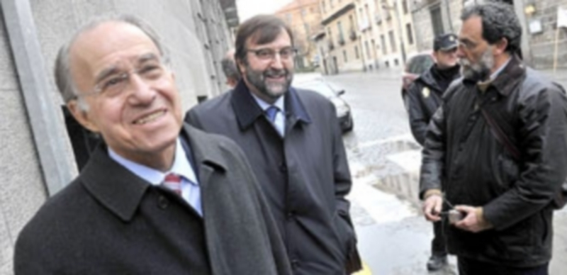 Manuel Escribano (centro)