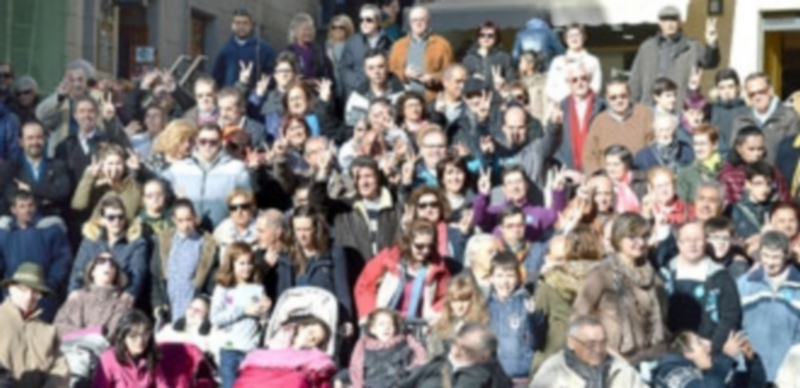 Foto de familia de las asociaciones participantes en los actos del Día de las Personas con Discapacidad. / T. DE SANTOS