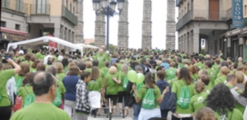 La caminata solidaria que alcanza su tercera edición el 18 de septiembre conquistó el pasado año la participación de 2.700 personas./ E.A.