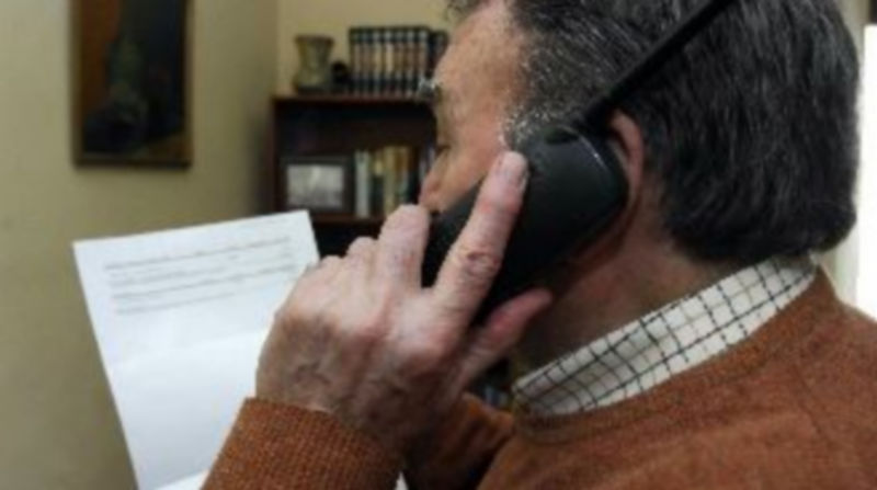 Dos de cada tres reclamaciones presentadas en la Oficina Municipal de Información al Consumidor estuvieron relacionadas con temas de telefonía móvil o fija e internet. / Alberto Benavente