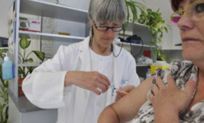 Aplicación de inmunoterapia en la consulta del Hospital General. La unidad de Alergia incrementa cada año su actividad cerca de un 15 por ciento