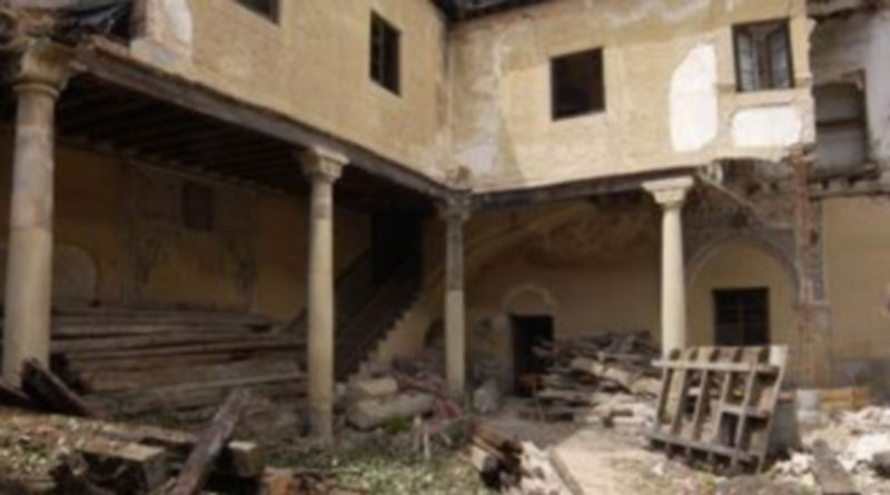 Patio interior del Palacio de Enrique IV