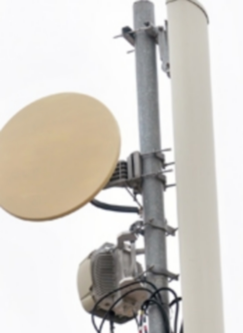 Las operadoras quieren rebajar el pago por instalar sus antenas. / Juan Martín