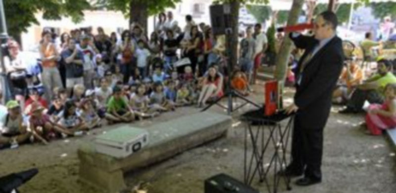 La Plaza de Santa Isabel fue uno de los lugares en los que se pudieron disfrutar de espectáculos aptos para niños y mayores