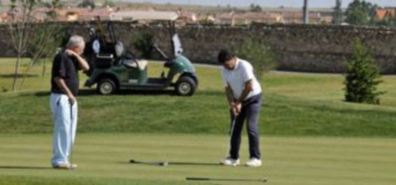 Unas 260 personas cuentan con derechos de juego para disfrutar del magnífico campo de golf de La Faisanera