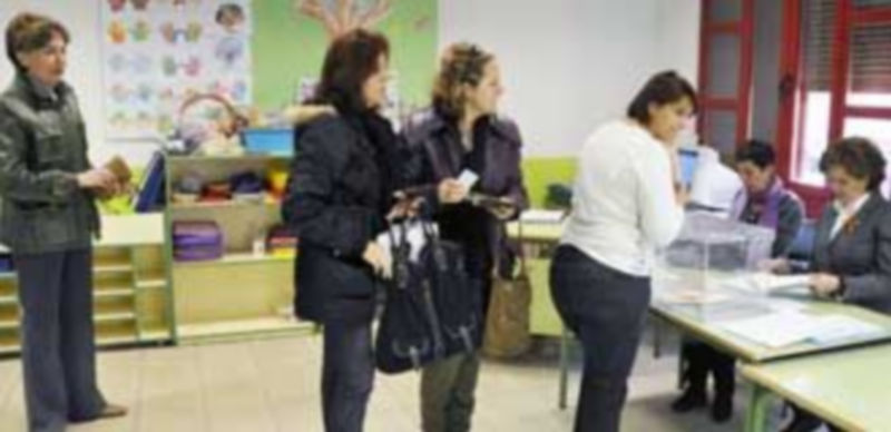 Las urnas se volverán a colocar en ochenta centros de la provincia en la segunda quincena de noviembre para que los padres elijan a sus representantes./Juan Martín