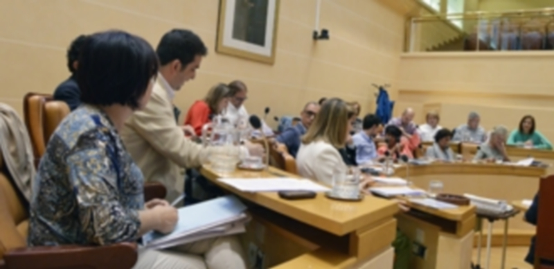 Los grupos de la oposición volvieron a mostrarse en contra de la propuesta de las Ordenanzas Fiscales presentada por el equipo de Gobierno en el pleno ordinario celebrado ayer. / CRISTINA YUSTA