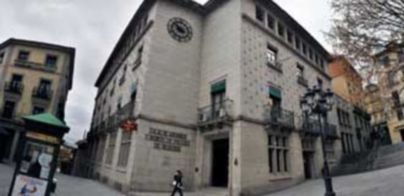 Fachada principal de Caja Segovia
