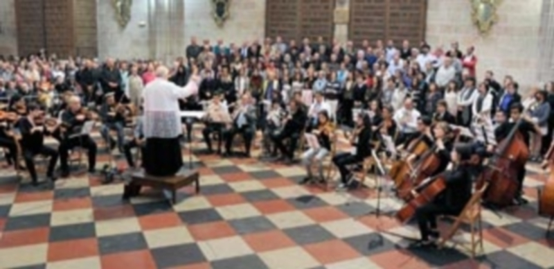 Música, teatro, magia y tradición para festejar al santo eremita de Segovia 1 Interpretación del Villancico a San Frutos por músicos y cantantes segovianos no profesionales en su mayoría