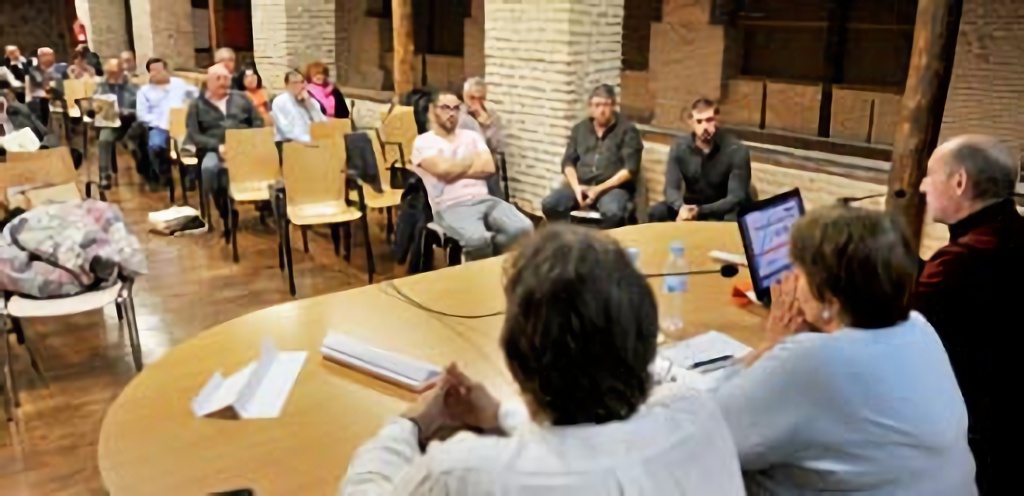 La Alhóndiga ha acogido durante dos días la asamblea de la Confederación Estatal de Asociaciones de Vecinos. / KAMARERO