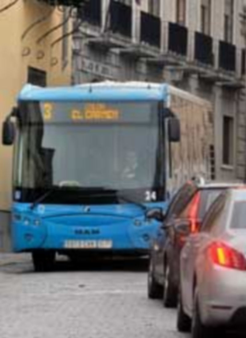 “Urbanos de Segovia” comenzó a prestar el servicio en 2004. El contrato con el Ayuntamiento finaliza en 2016. / Kamarero