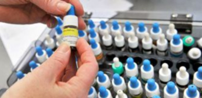 La atención a los alérgicos en la unidad del Hospital General incluye la toma de pruebas y la administración de vacunas según el tipo de productos ante los que sufra alteraciones el paciente. / K.