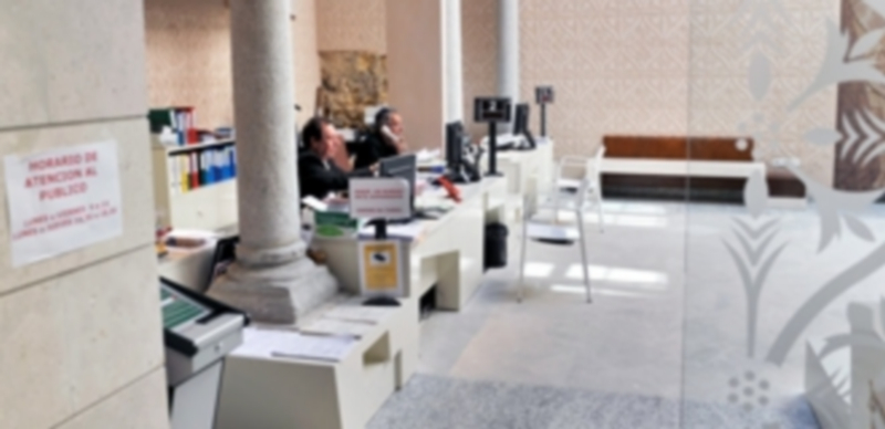 Vázquez ofreció la colaboración de la Diputación para que los ayuntamientos presenten sus cuentas. / Kamarero