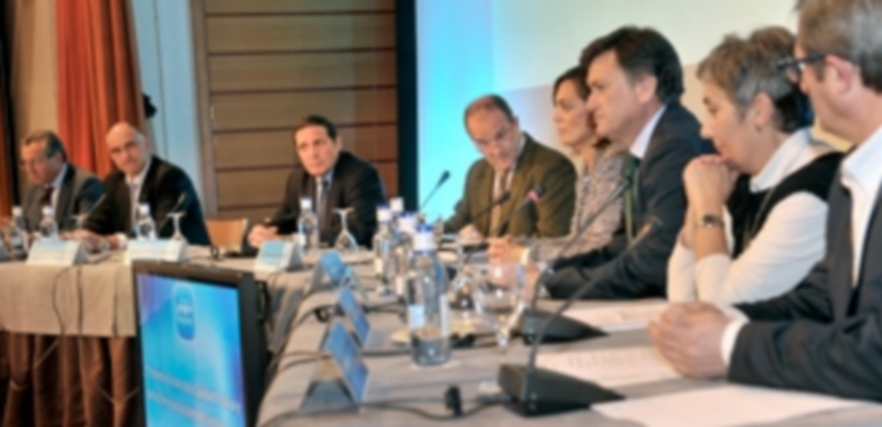 Los consejeros participaron en el foro de debate organizado por el Partido Popular sobre el futuro de la sanidad y los servicios sociales en Castilla y León./ Kamarero