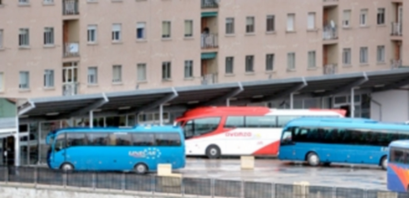 Imagen de archivo de una de las marquesinas de la estación de autobuses de Segovia