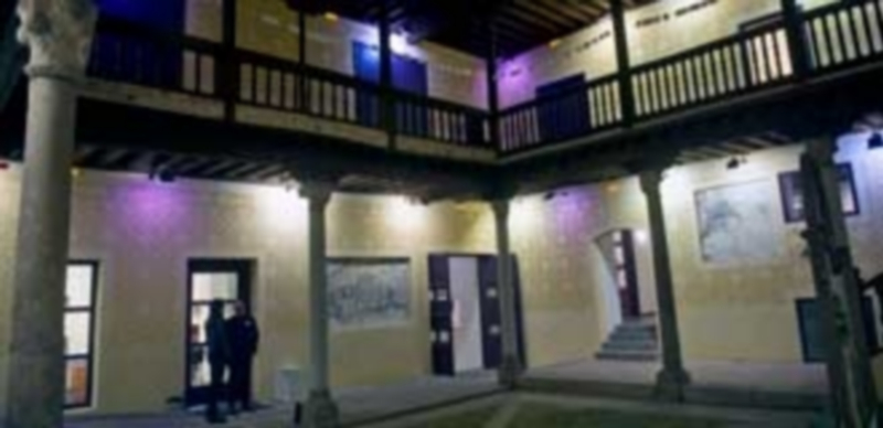 Las obras de rehabilitación integral del Palacio de Quintanar ejecutadas por la Junta de Castilla y León entre 2007 y 2011 adaptaron el edificio para desarrollar múltiples actividades al mismo tiempo.