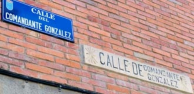 La calle Comandante González es una de las 16 que existen en el barrio de San José y que serán rebautizadas. / Kamarero