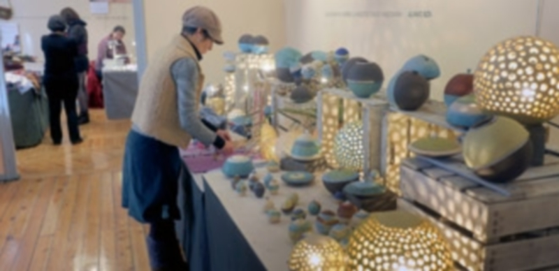 La utilización del Palacio del Marquesado para organizar la primera I Feria de Navidad Artesana