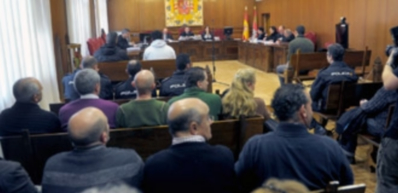 Funcionarios de prisiones y estudiantes de derecho llenaron la sala de vistas de la Audiencia