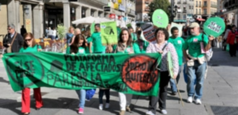 La Plataforma de Afectados por la Hipoteca ha salido a la calle en numerosas ocasiones para protestar por la situación de indefensión que están viviendo. / Kamarero