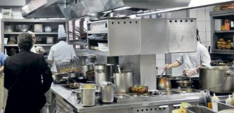 El sector servicios lastra el aumento del paro en la provincia./KAMARERO