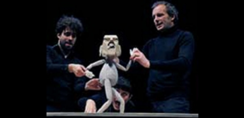 El “Moisés” de Blind Summit Theatre abrió el ciclo de espectáculos del Festival Internacional. / Kamarero