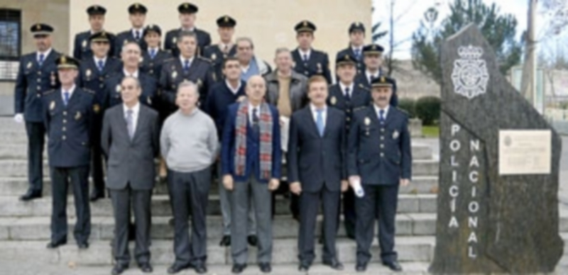 Se rindió homenaje a los jubilados y se otorgaron condecoraciones a aquellos que llevan 20