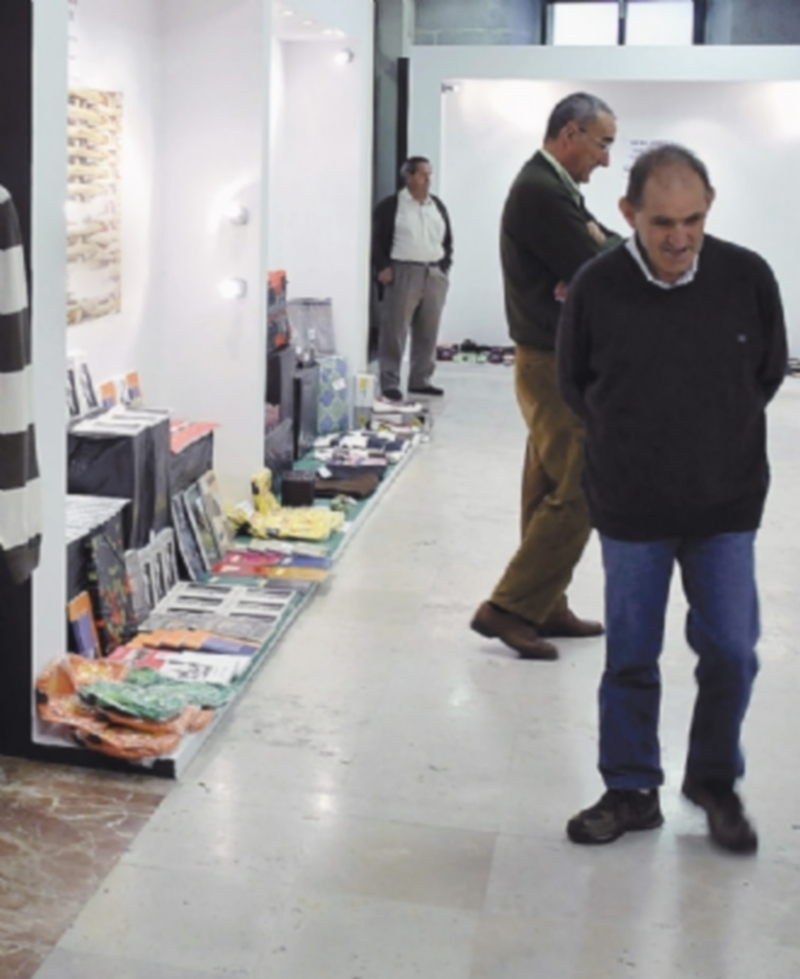 El mercadillo del Banco de Alimentos se celebra en la Cámara de Comercio. / J. Martín