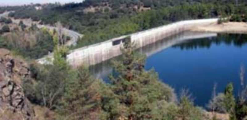Vista aérea del embalse de Puente Alta o Revenga
