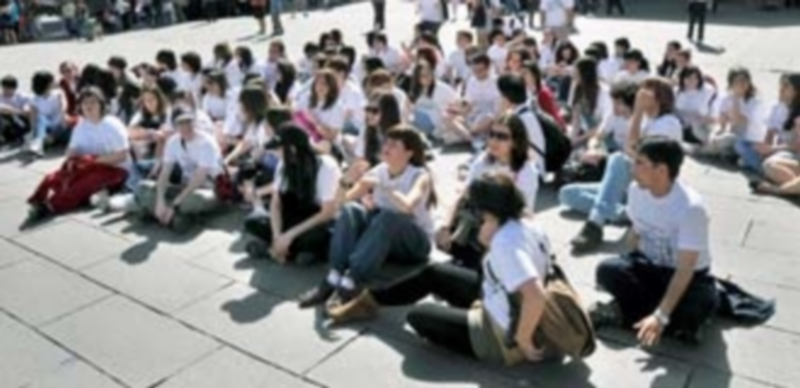 Los jóvenes son una parte muy importante en el voluntariado de Cruz Roja en Segovia . / KAMARERO